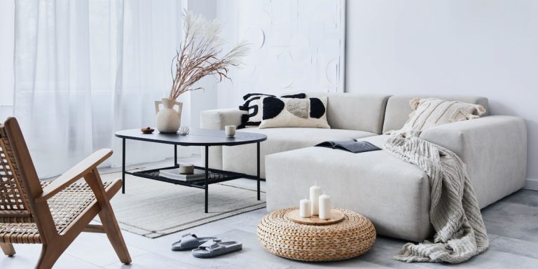 Modernes Wohnzimmer in neutralen Farben